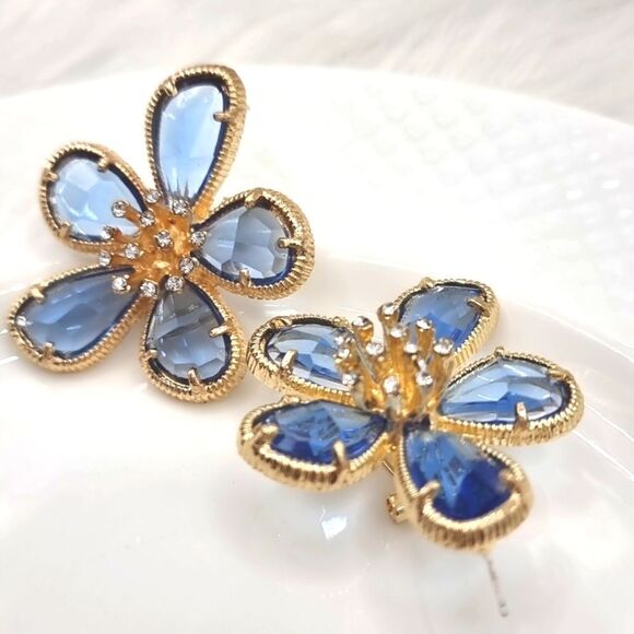 New ANTHROPOLOGIE CRYSTAL & GLASS COLUMBINE FLOWER earrings - Picture 4 of 10